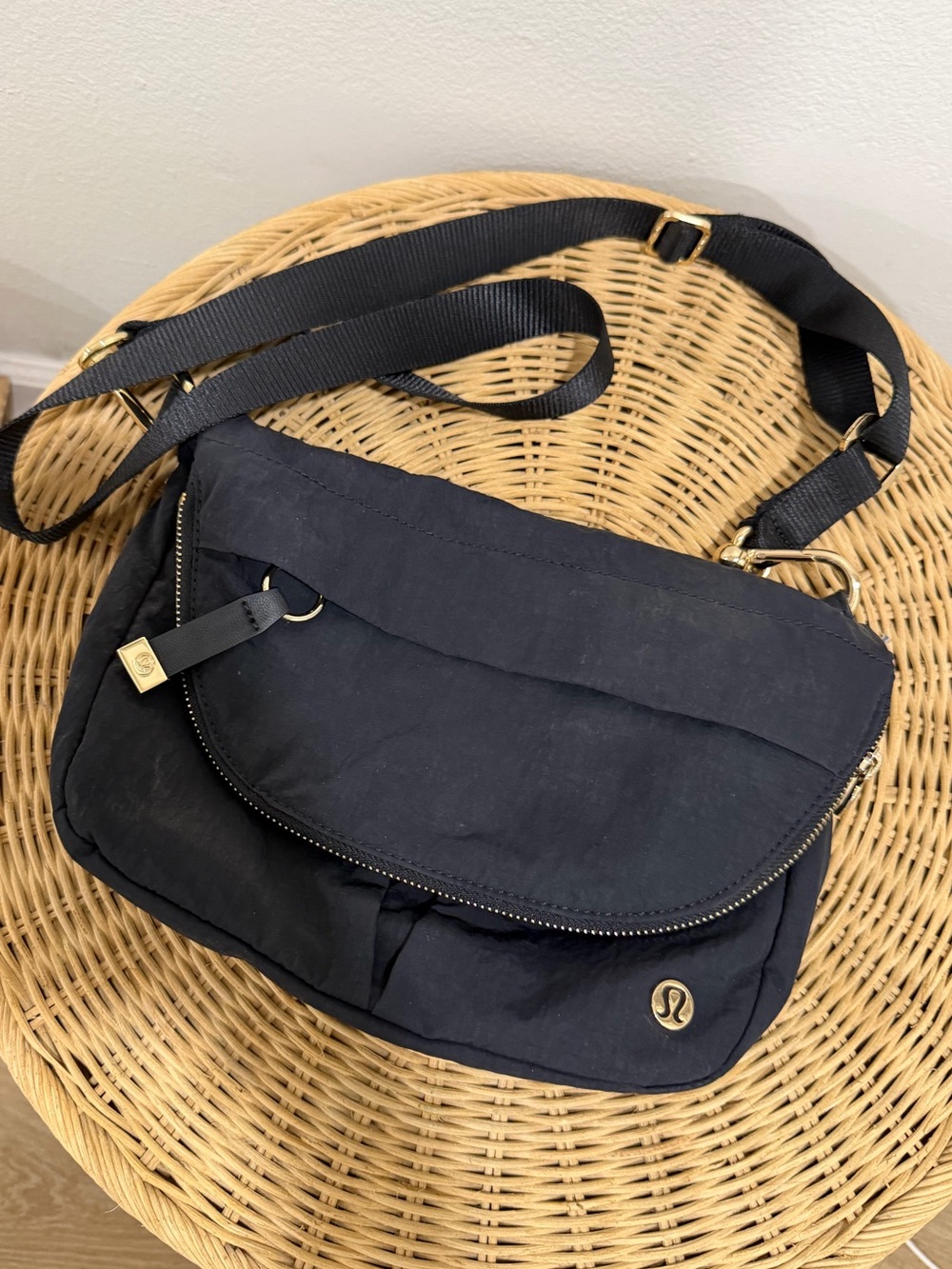 Lululemon Black Nylon Crossbody Bag Gold Hardware Adjustable Strap
